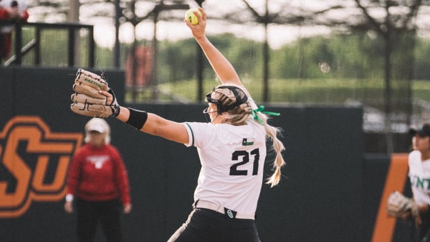 North Texas softball pitcher Skylar Savage vs Nebraska 2022.05.21